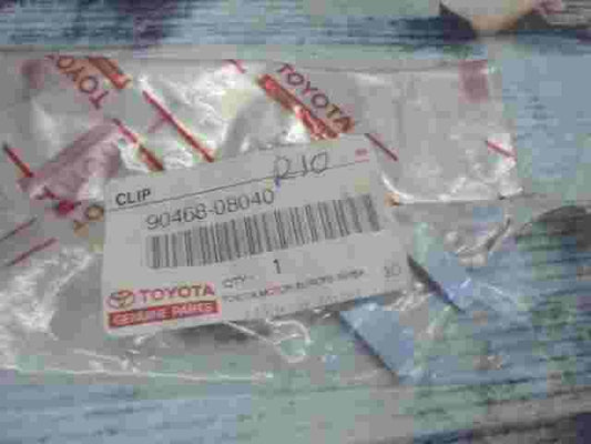 Clip  Toyota Corolla RAV4 Camry V50 Auris 9046808040 90468-08040