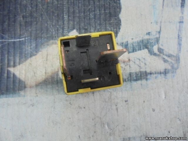 Omega Astra Vectra Corsa HELLA 12V PBT6F20 PBT-6F20 4RA00779306 GM 90226846