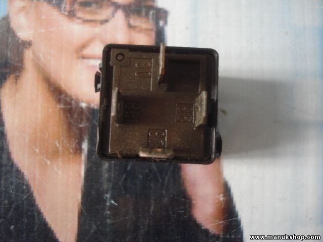 Relé  Mercedes A-Klasse W168 SIEMENS A0025421319 V23134-B52-X336 V23134B52X336