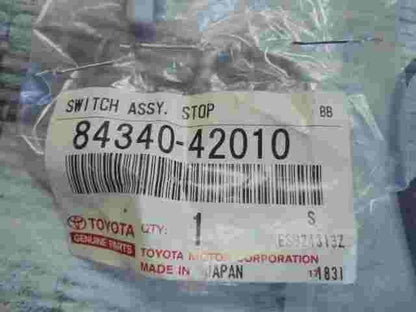 Interruptor de la luz de freno Lexus Toyota Land Cruiser Celica 8434042010