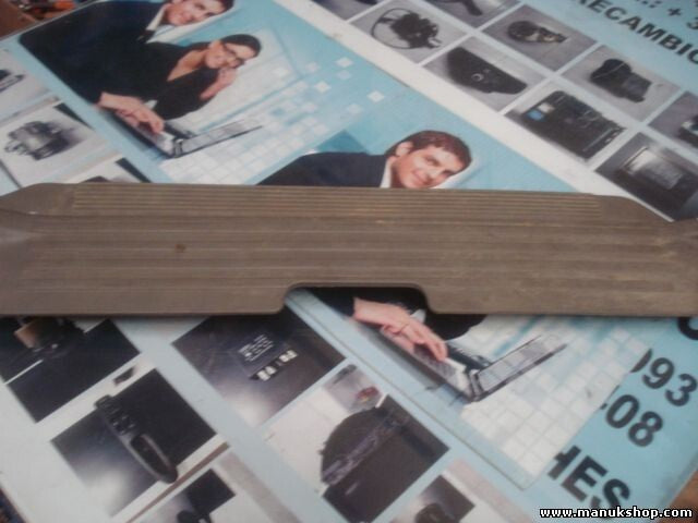 Estriberas taloneras acero delantero izquierdo Nissan 76952VB000 76952 VB000