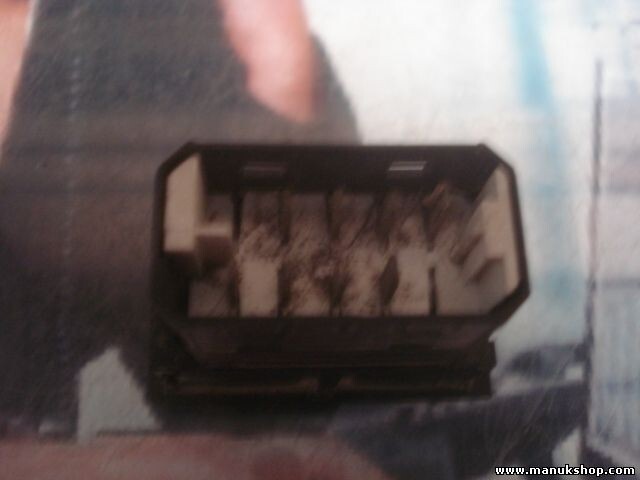 mando botonera elevalunas Renault Premium 3203 24V 8A