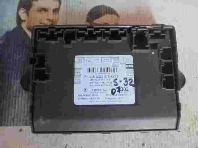 Unidad de control de la puerta Mercedes W221 Q02 A2218704592 A2218701187