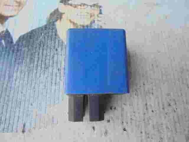 Volvo 740 940 12V 898169 89 81 69 3523737 35 23 737