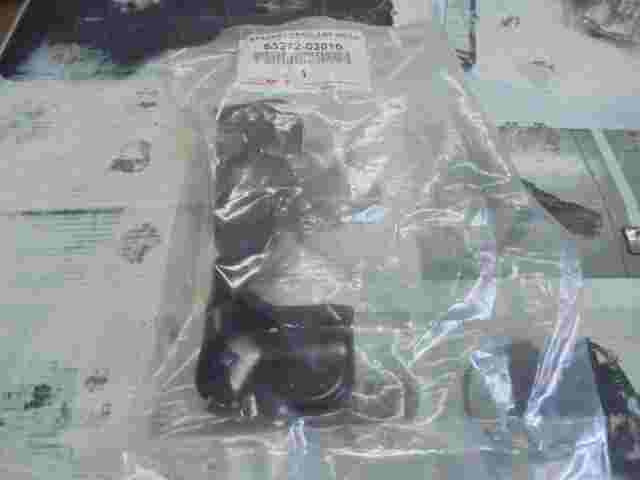 Montaggio proiettore staffa LH Toyota Auris 5327202010 53272-02010