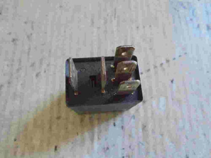 Relé Opel Astra BOSCH 0332207100 0 332 207 100