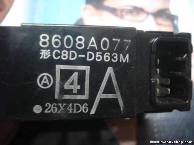 mando botonera elevalunas Mitsubishi Colt 8608A077 C8D-D563M-UK F000150 120106A