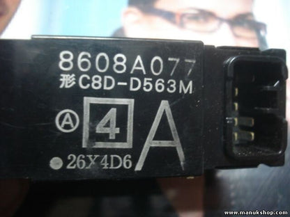 mando botonera elevalunas Mitsubishi Colt 8608A077 C8D-D563M-UK F000150 120106A