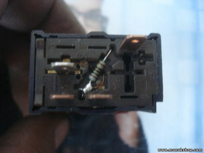 Interruptor de emergencia  Opel Zafira 90589897 90 589 897 09 104 489 2402