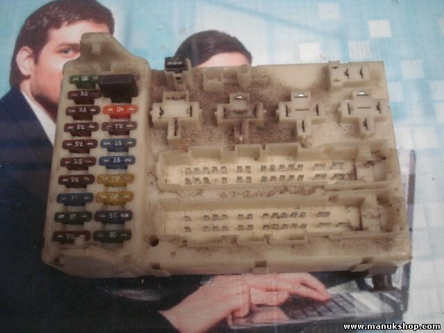 Caja de fusibles Ford Mondeo 93BG14A073EJ 93BG-14A073-EJ