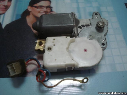 Motor techo Nissan Almera Tino ROCKWELL 879696712 879 696 712 BOSCH 0130821839