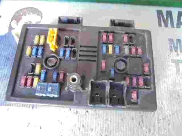 Caja de fusibles de relé Chevrolet Captiva C100 C140 9682108282 96821082 82