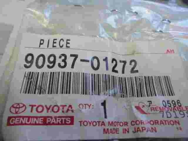 Piece  Toyota Lexus GX470 LX450 LX470 9093701272 90937-01272