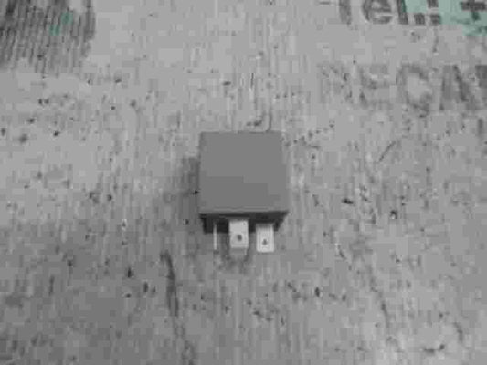 Relé Fiat Lancia Alfa Romeo 146 60630605 684.10 A 727