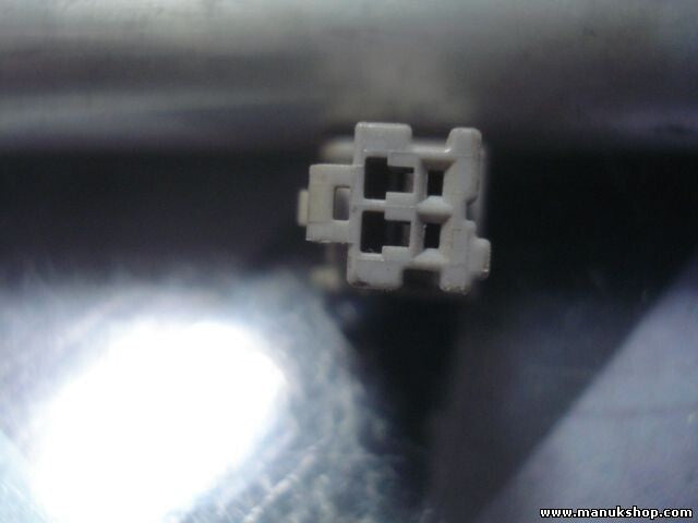 Portón Trasero amortiguador Nissan Micra Cabrio C0019 712009311