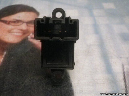 mando botonera elevalunas Mazda BT-50 Ford Ranger FoMoCo UR5666370 1037TH7