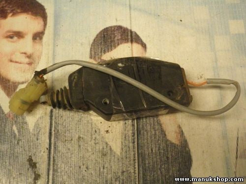 Cerradura cierre delantera derecha Land Rover Discovery AMR3382