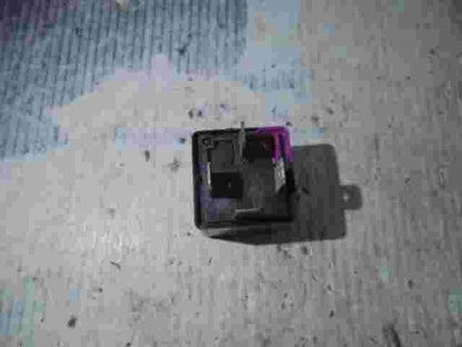 Relé Iveco Daily 35-40 V23134B1C212 SIEMENS V23134-B1-C212