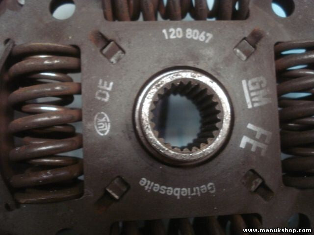 Plato de presión del embrague Disco de embrague Opel Zafira 2.2 DTI GM 1208067