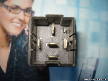 Receptor control de la puerta Mitsubishi Carisma MB954185