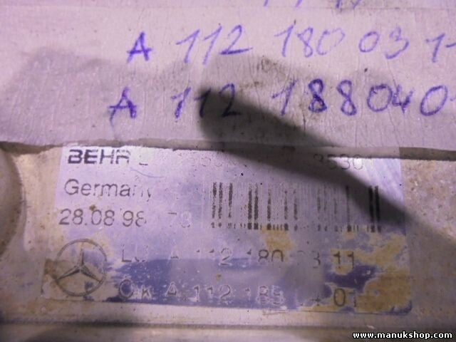 Enfriador de aceite Mercedes Benz A1121800311 A 112 180 03 11 BEHR A1121880401