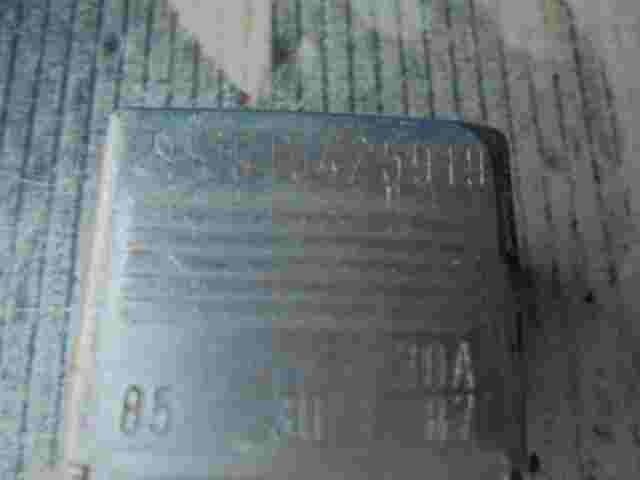 Relè pompa carburante Mercedes CLASSE E W124 W201 190 0015425919 899856