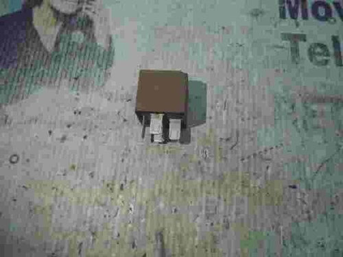 Jaguar XJ XJ6 XJ12 XJR X300 X308 LJA6703AA V23136B1X21 V23136-B1-X21 relè