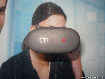 Interruptor del cierre centralizado Renault Clio II 1 2 421818C DAV