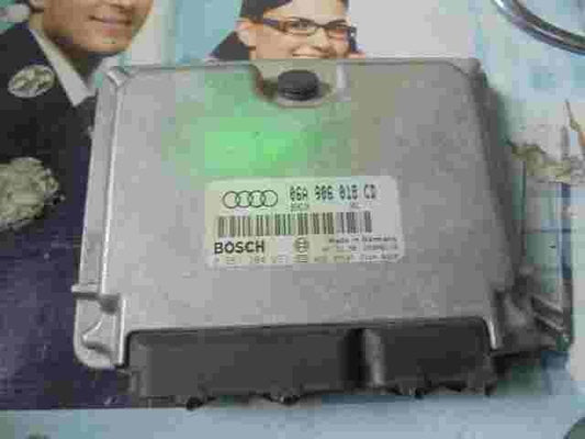 Centralita Audi A3 1.8 BENZINA V01 06A906018CD 26SA6115 BOSCH 0261204993