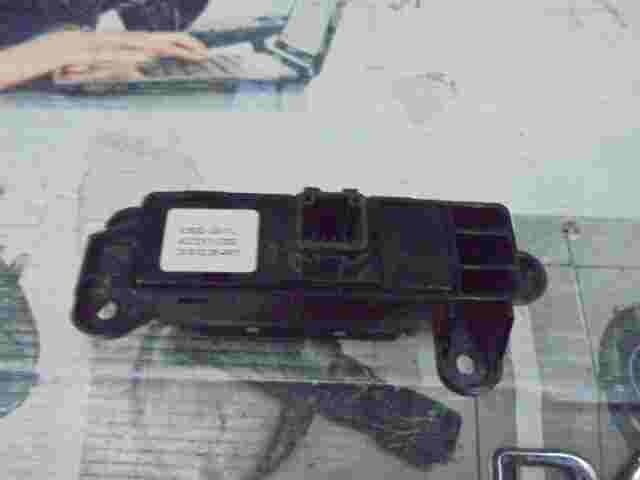 Botón aparcamiento frenos Kia Niro 93600G5110 93600-G5110 4C72X11000 4C72X1-1000