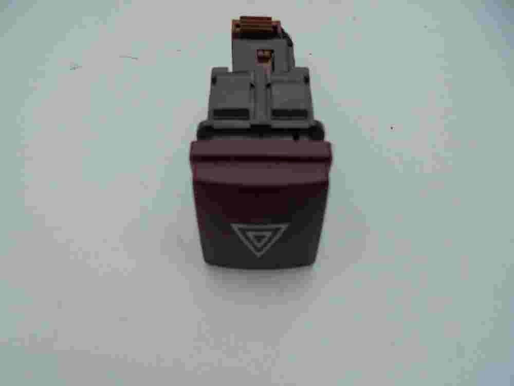 Interruptor de emergencia warning Peugeot 207 96472122KR 030037