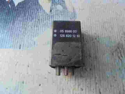 Relé Mercedes  W123 W126 R107 1268201210 126 820 12 10 LK 05898600 05 8986 00