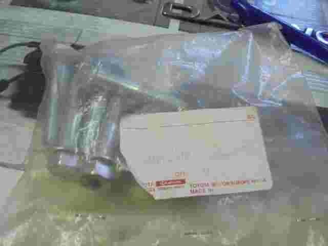 Bolt Flange  Toyota Corolla CT 200H 4Runner Yaris Auris 9155281050 91552-81050