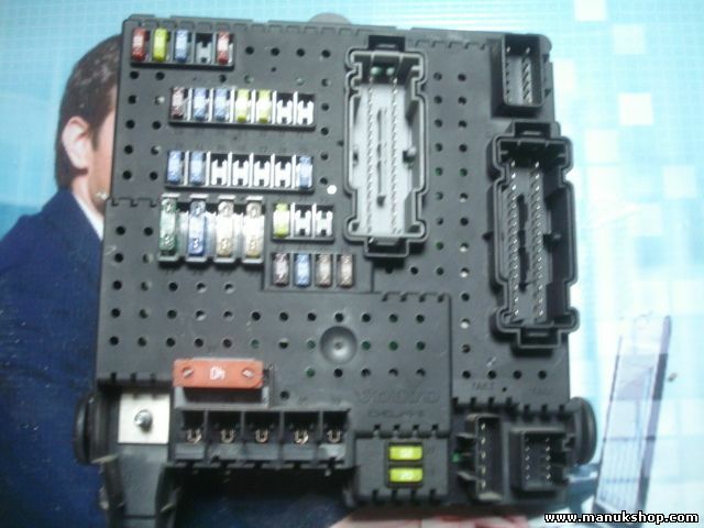 Caja de fusibles Volvo V70 S80 2,4 REM H 8676391 04W335 12217799 00004762183