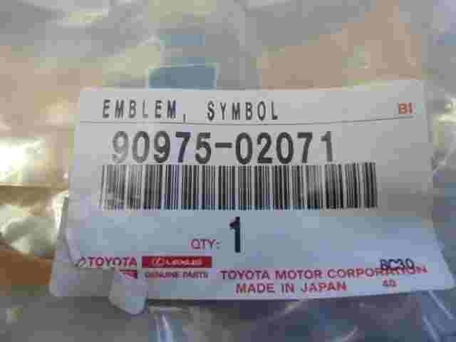 Emblema Toyota Camry Corolla Rav4 9097502071 90975-02071