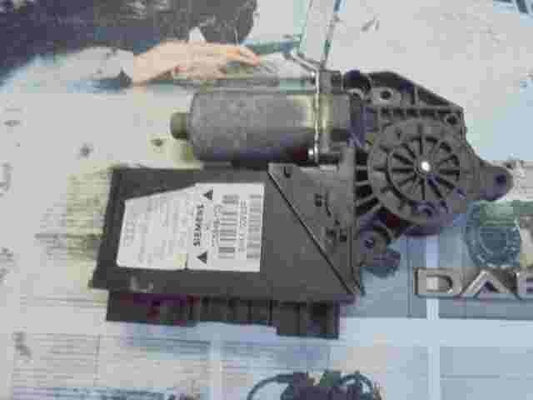 motor elevalunas trasero izquierdo Audi A4 S4 8E0959801A 5WK47009BBF 105848103