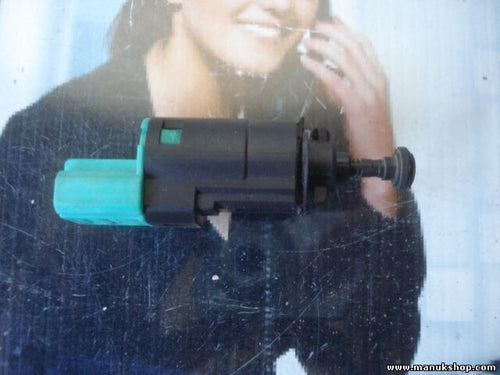 Interruptor de la luz de freno Citroen C4 Peugeot 308 9665602380