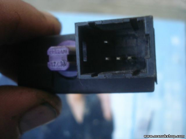 Interruptor de emergencia Renault Clio II 7700410134