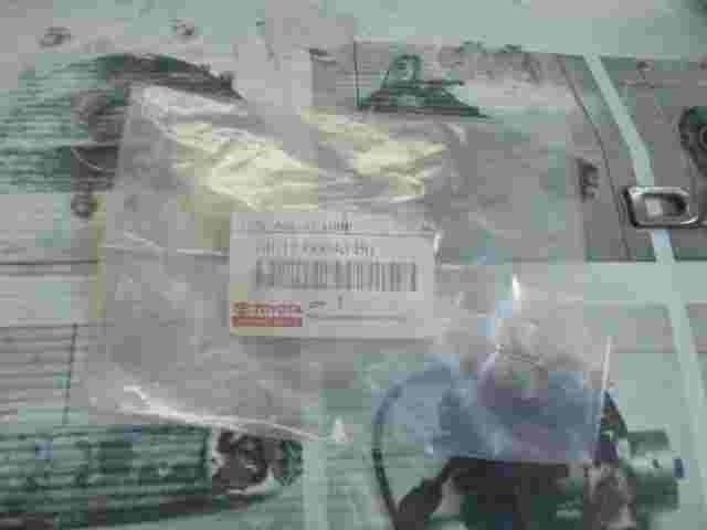 Plug Assist Grip  Toyota 4Runner Lexus GX470 7461760040B0 74617-60040-B0