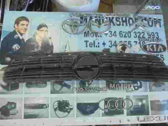 Parrilla rejilla frontal delantera Opel Vectra C Signum 2002-05 464192822 131068