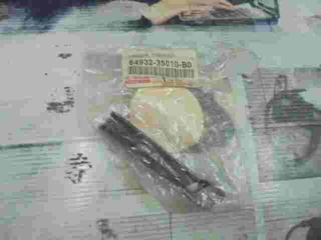 Hanger Tonneau Cover LH  Toyota Hilux 4Runner 6493235010B0 64932-35010-B0