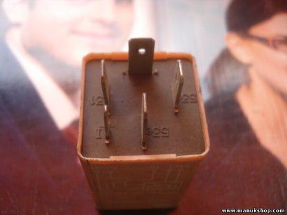 Relé Opel 90240092 12V 5A