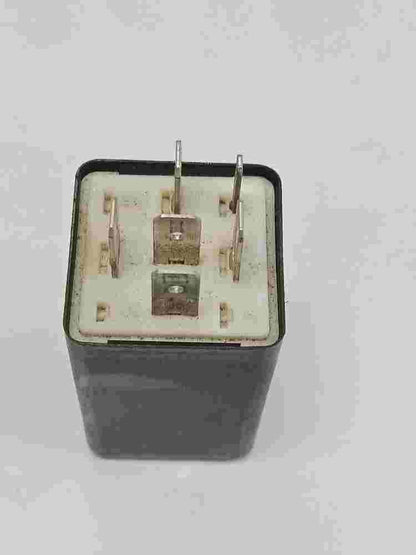 Relè Scania 1513321 898072000 89 8072 000 PA6-GF30 unità id rimorchio 6757