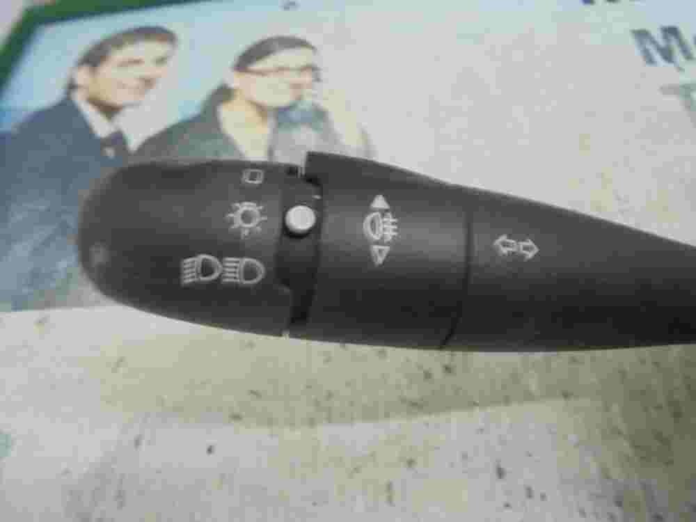 Mando de luces. intermitentes Palanca del limpiaparabrisas Citroen C3 96576762XT
