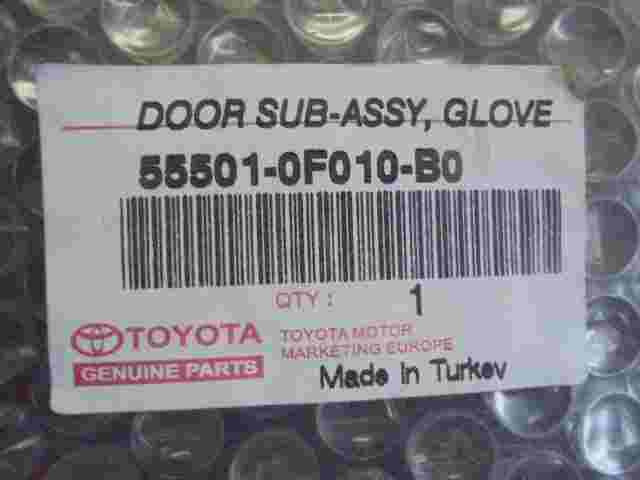 Guantera / Toyota Corolla Verso AR10 555010F010B0 55501-0F010-B0