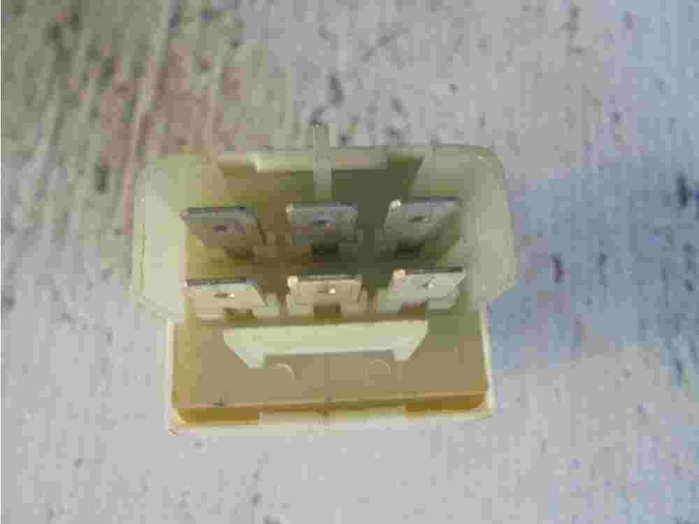 Relé cierre centralizado Renault 19 7700728132 TB-6 12V