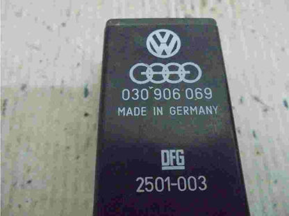 relè regolazione minimo controller polo seat Skoda Audi 030906069 n.82