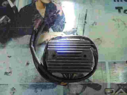 Regulador rectificador de voltaje SGR Piaggio X9 500 Gilera Fuoco GTS250 SH689JB