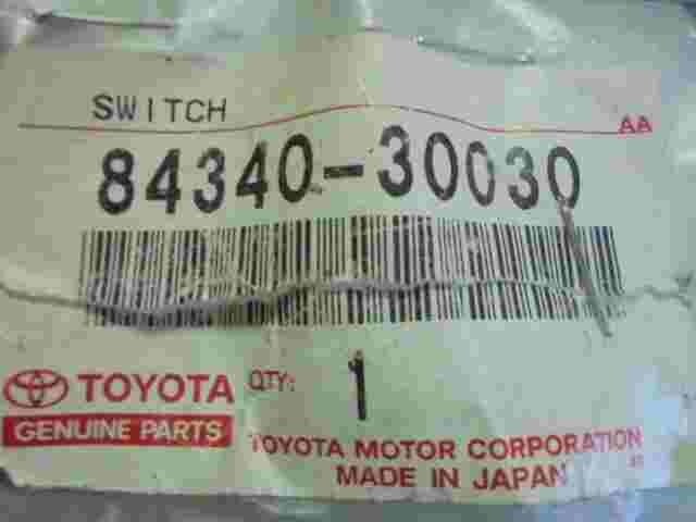 Interruptor de la luz de freno Toyota Avensis II Corolla Celica Aygo 8434009030