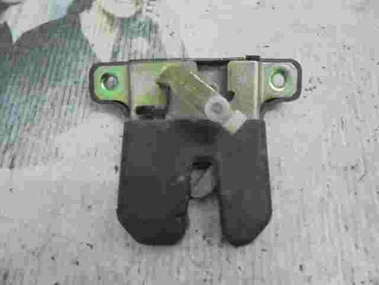 Serratura portellone posteriore Audi A4 8D5827505 8D5 827 505